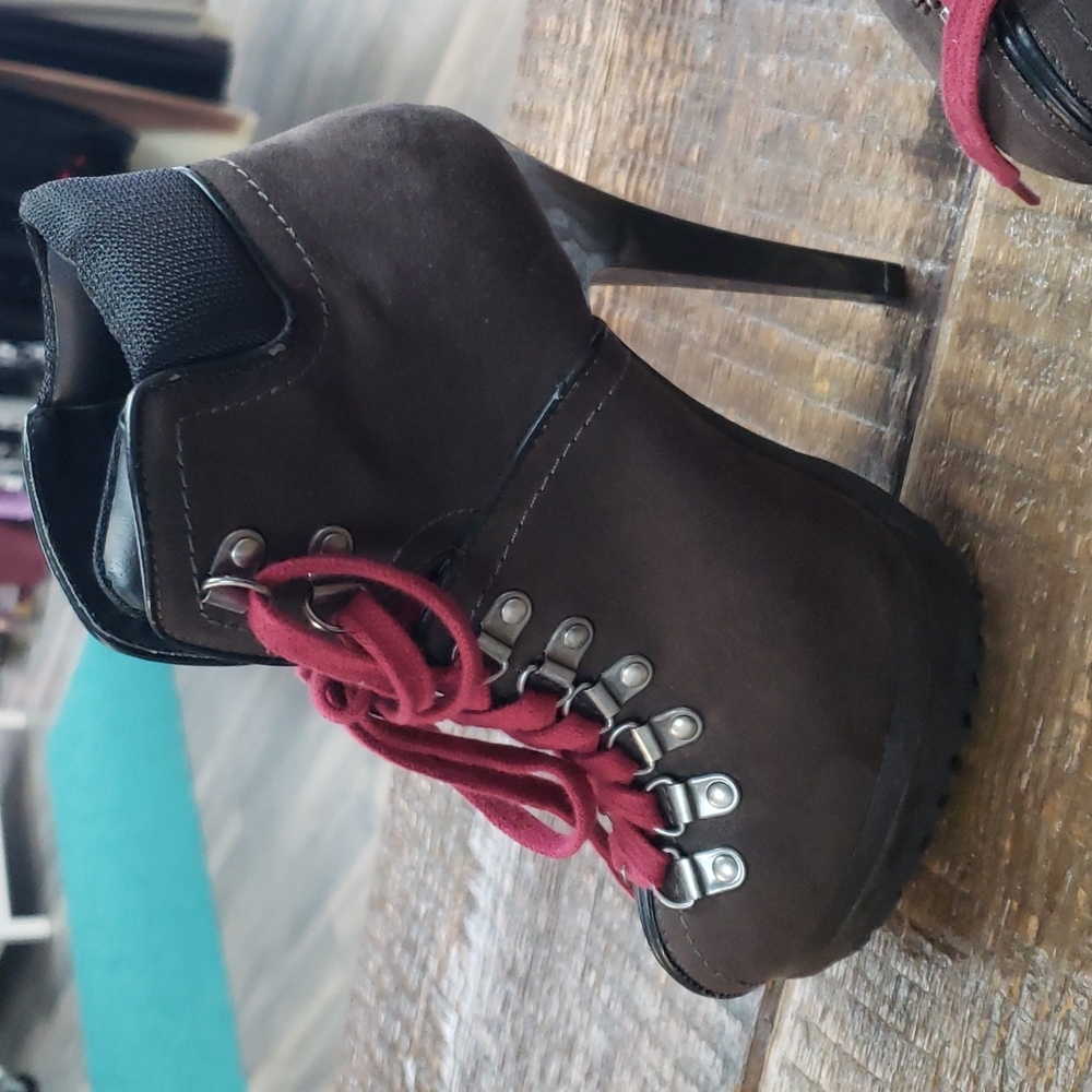 Xhilaration stilleto heeled boot! Size 5.5...brown with burgundy red laces..